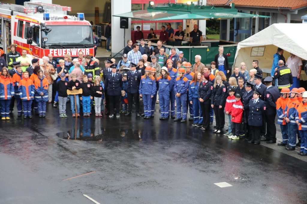 Sternmarsch der Jugend- und Frauenfeuerwehren des Landkreises Coburg