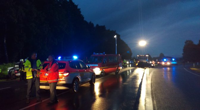 Verkehrsunfall mit eingeklemmter Person B4 Abfahrt Haarbrücken