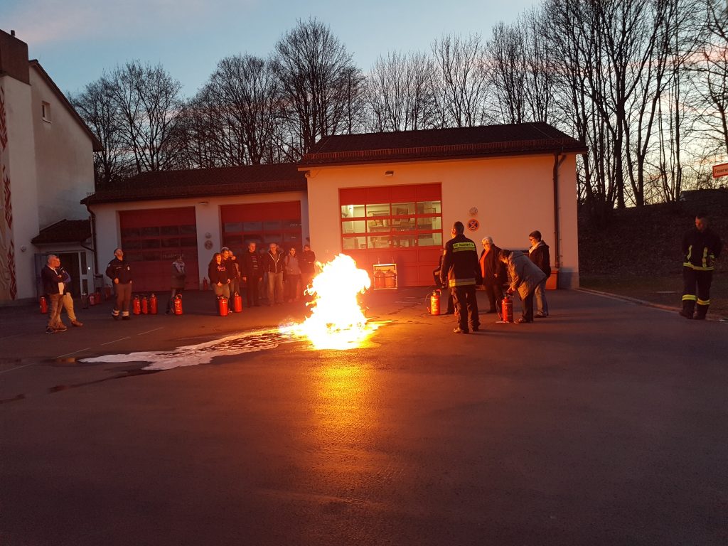 Feuerlöscherunterweisung BRK-Bereitschaft Neustadt